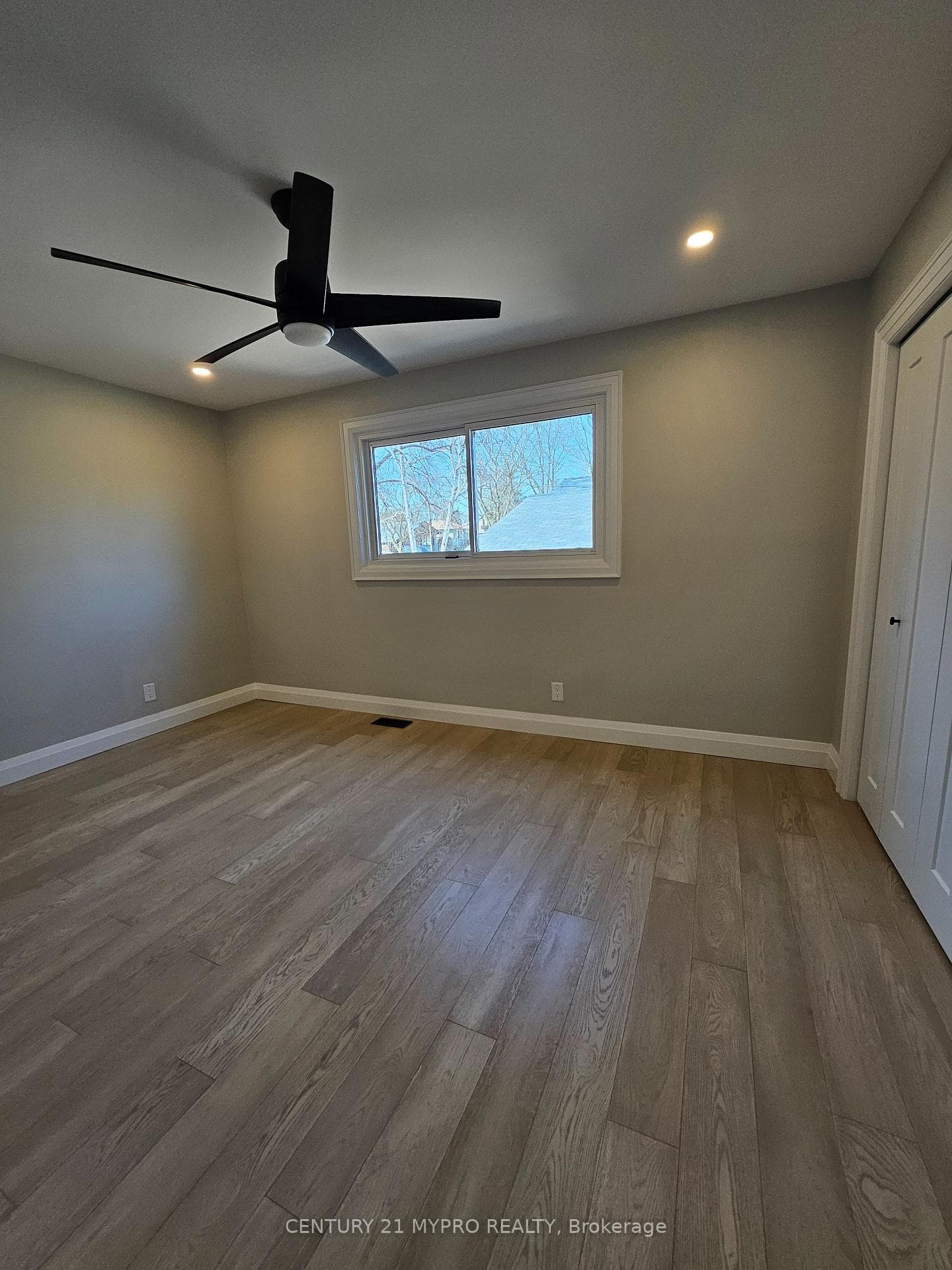 2135 Cobblestone Drive photo 11