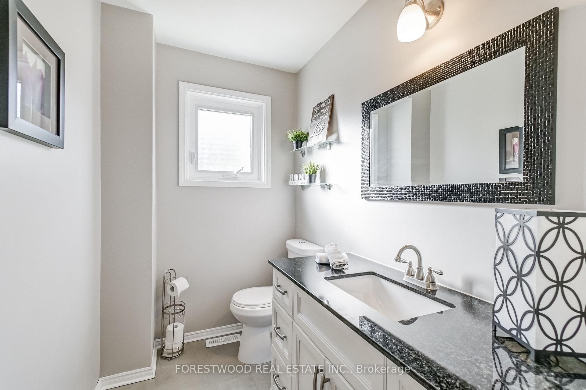 672 Bookham Crescent photo 14