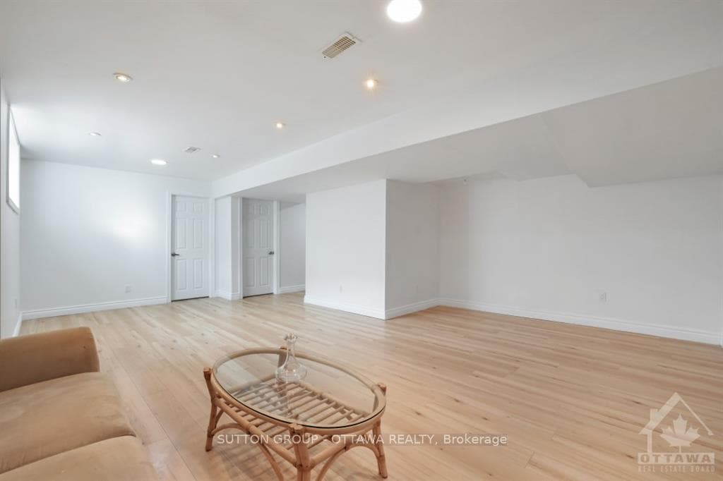 351 MIRABEAU Terrace photo 27