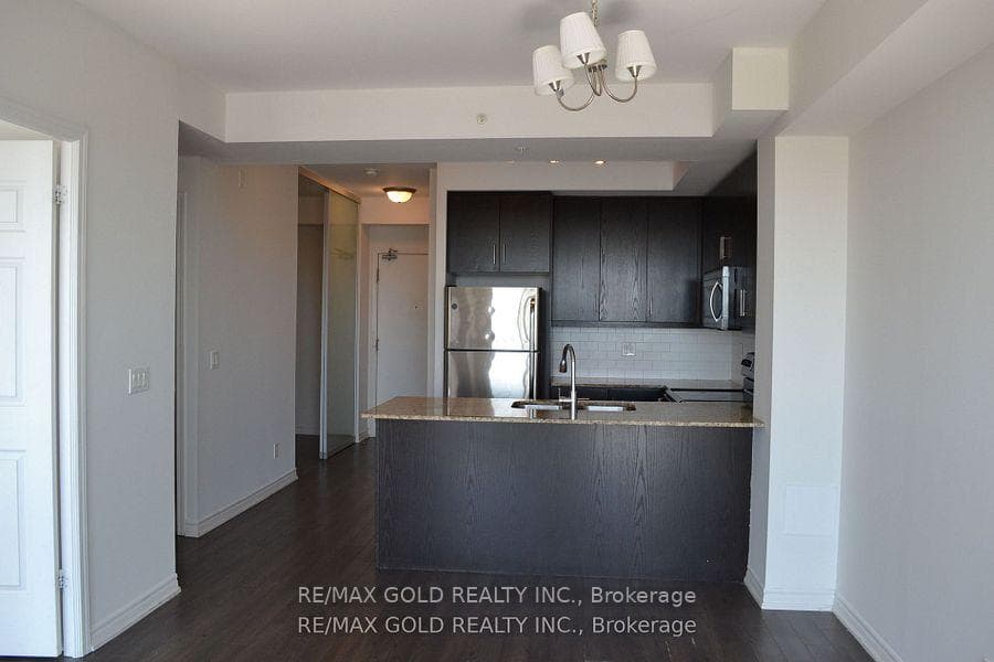 15 James Finlay Way Unit 733 photo 8