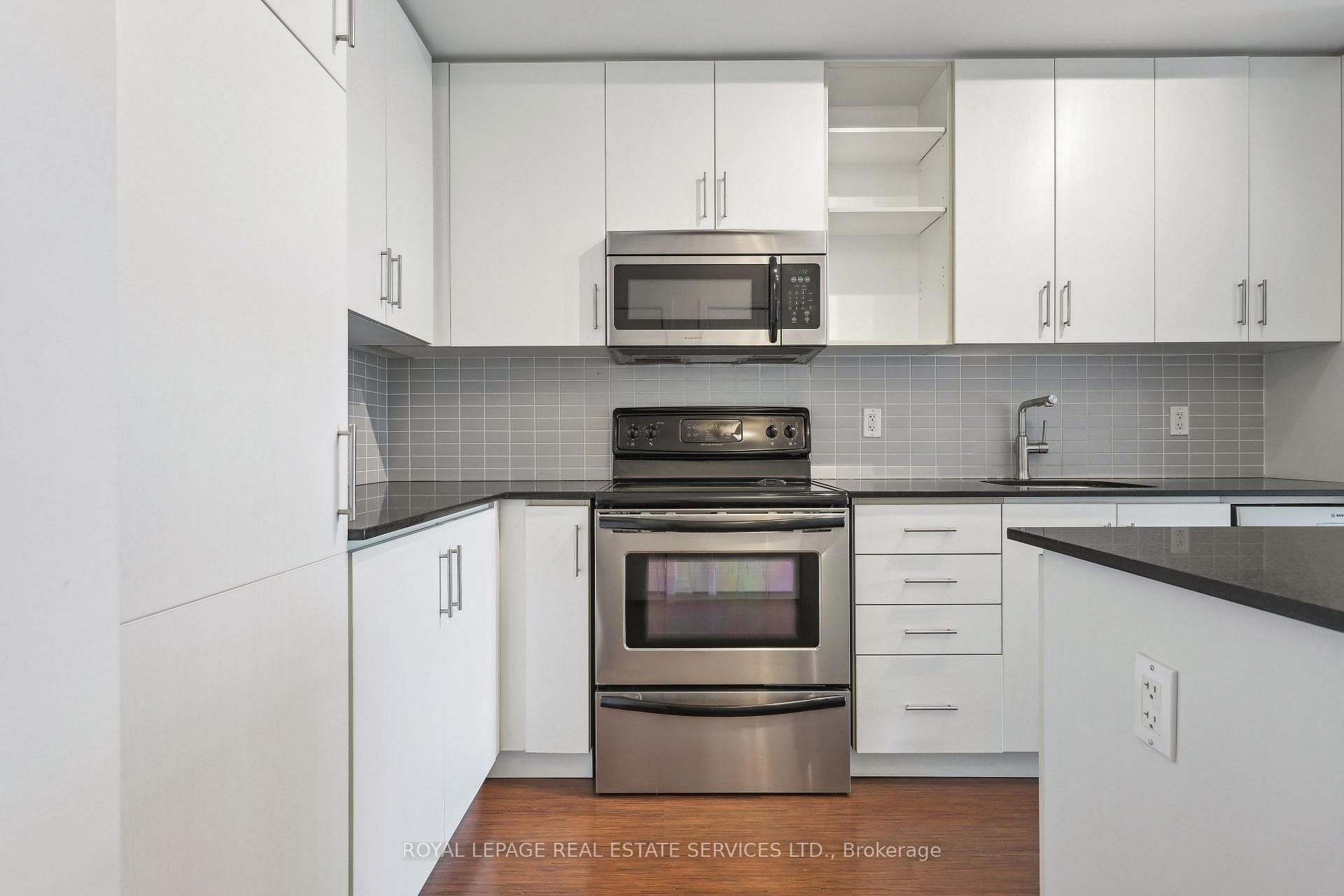 112 George Street Unit S1607 photo 9