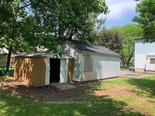 347 Thiel Street photo 23