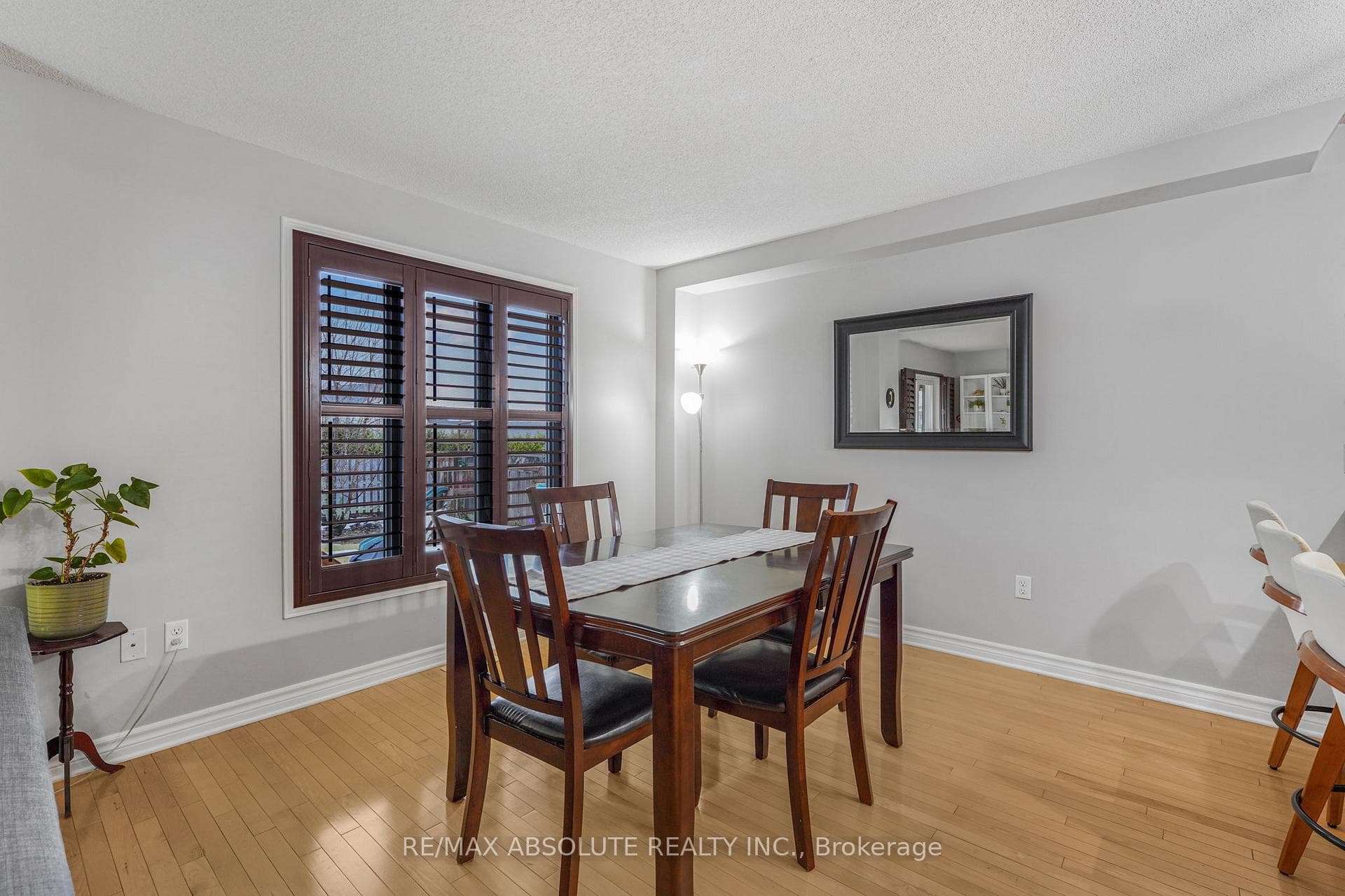 229 Mica Crescent photo 8