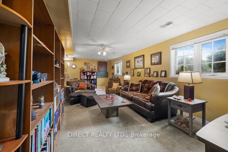 1367 Hamilton Road photo 24