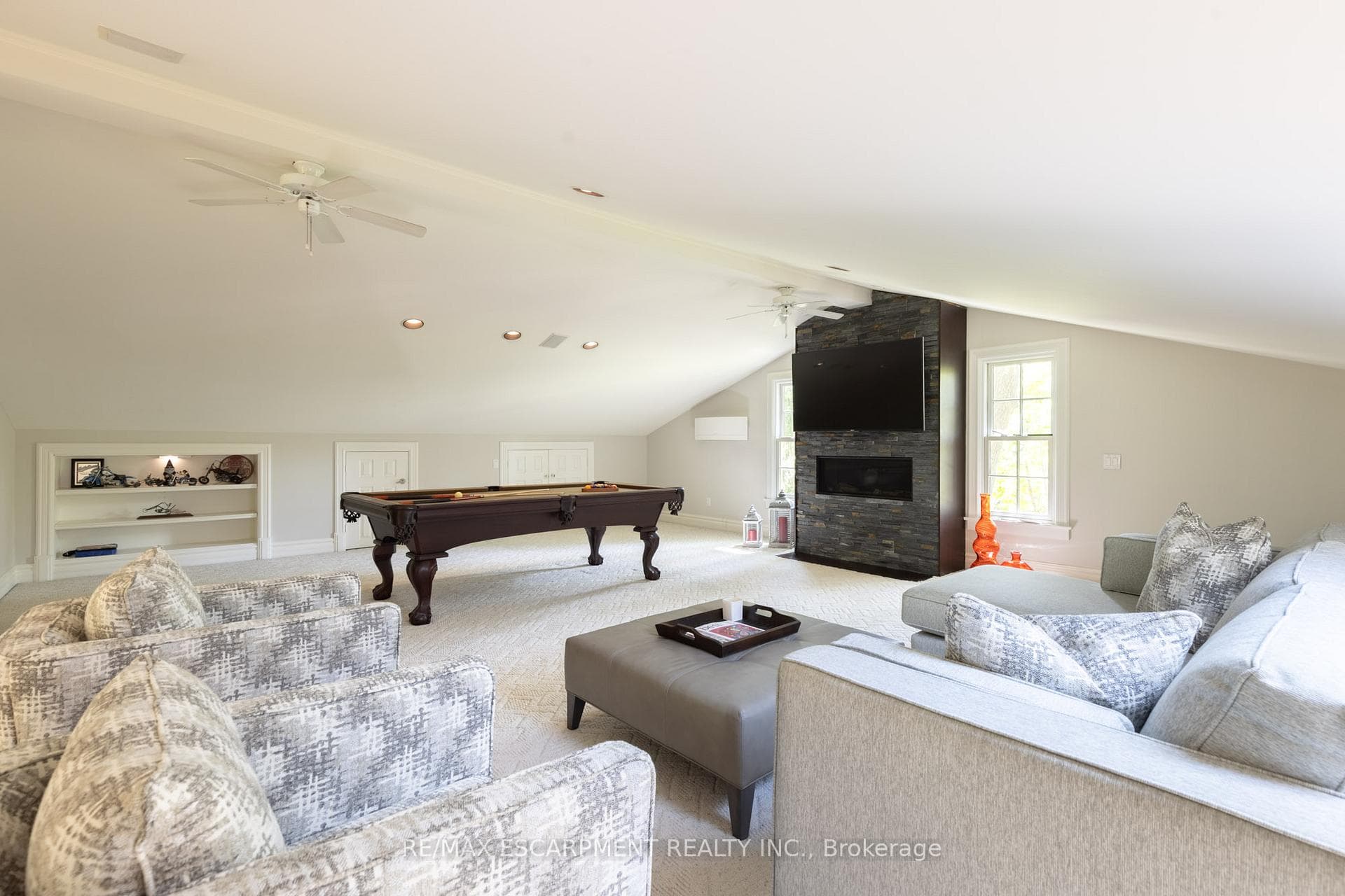 317 Chartwell Road photo 23