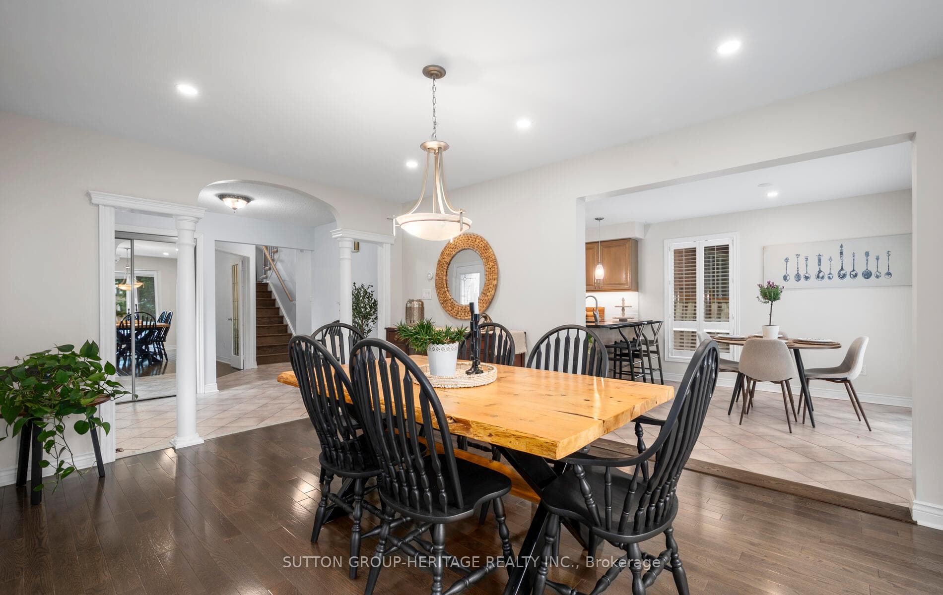 46 Mortimer Crescent photo 8