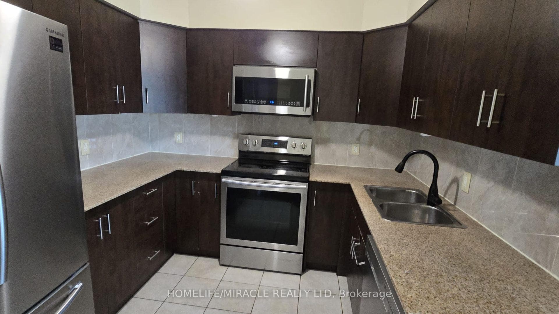 7405 Goreway Drive Unit 715 photo 6