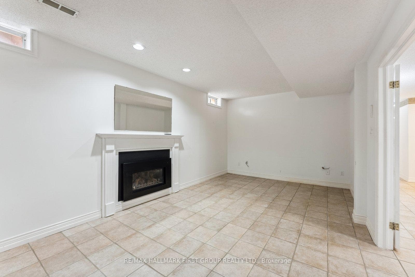 1530 Oakburn Street photo 23