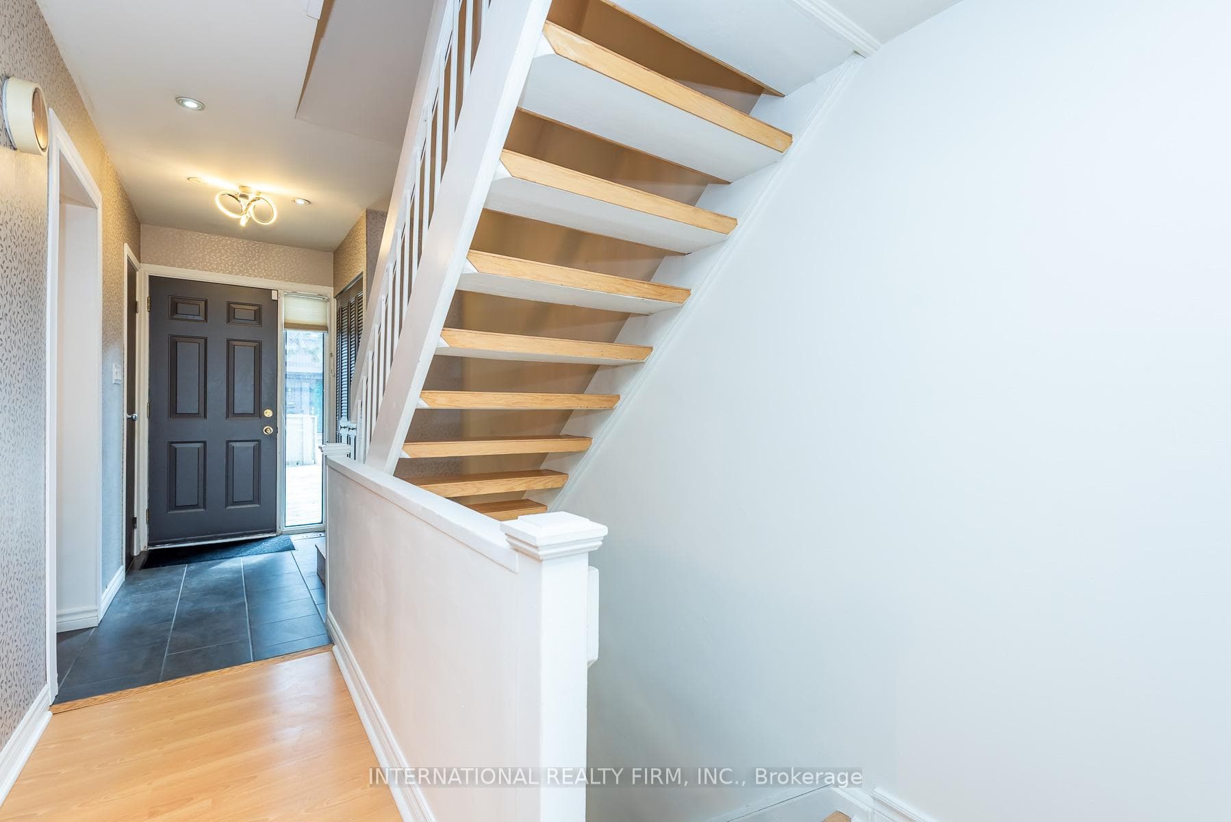 6855 Glen Erin Drive Unit 15 photo 8