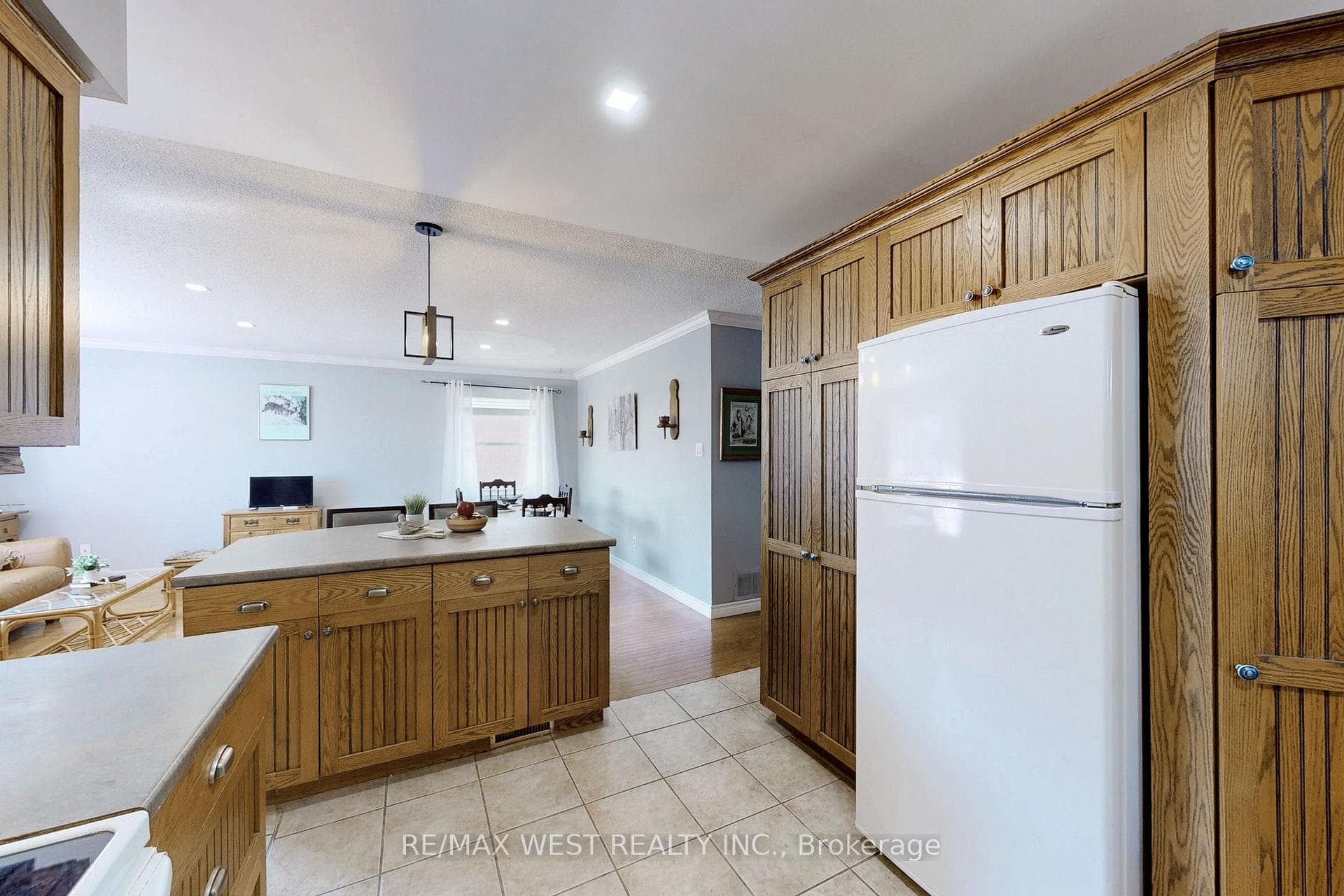 162 Colborne Street photo 14