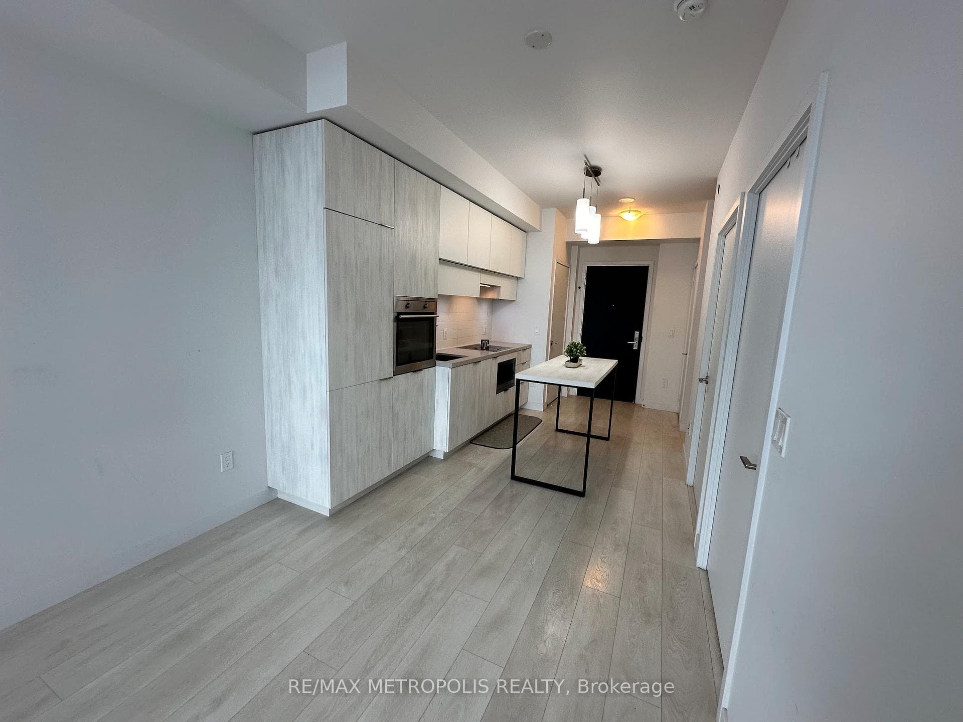 8 Eglinton Avenue Unit 1909 photo 6