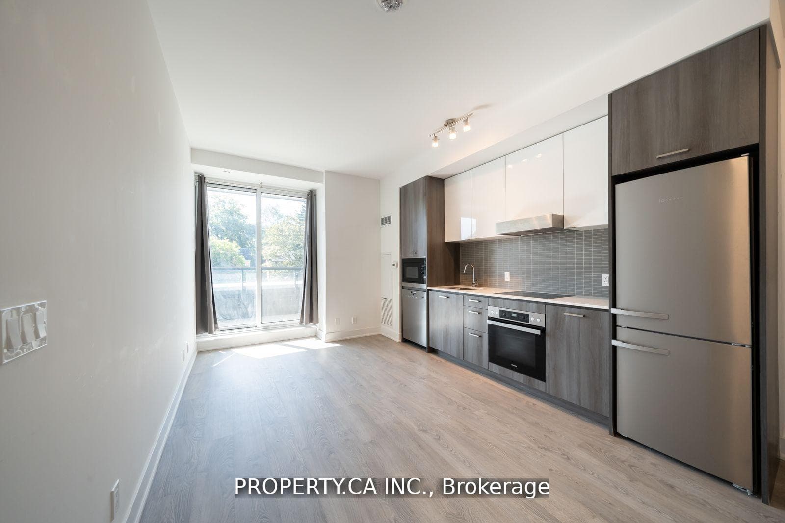 11 Lillian Street Unit 201 photo 2