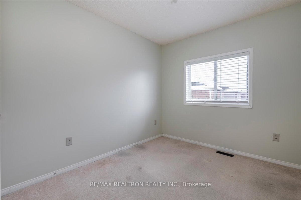 17 Timothy Lane photo 15