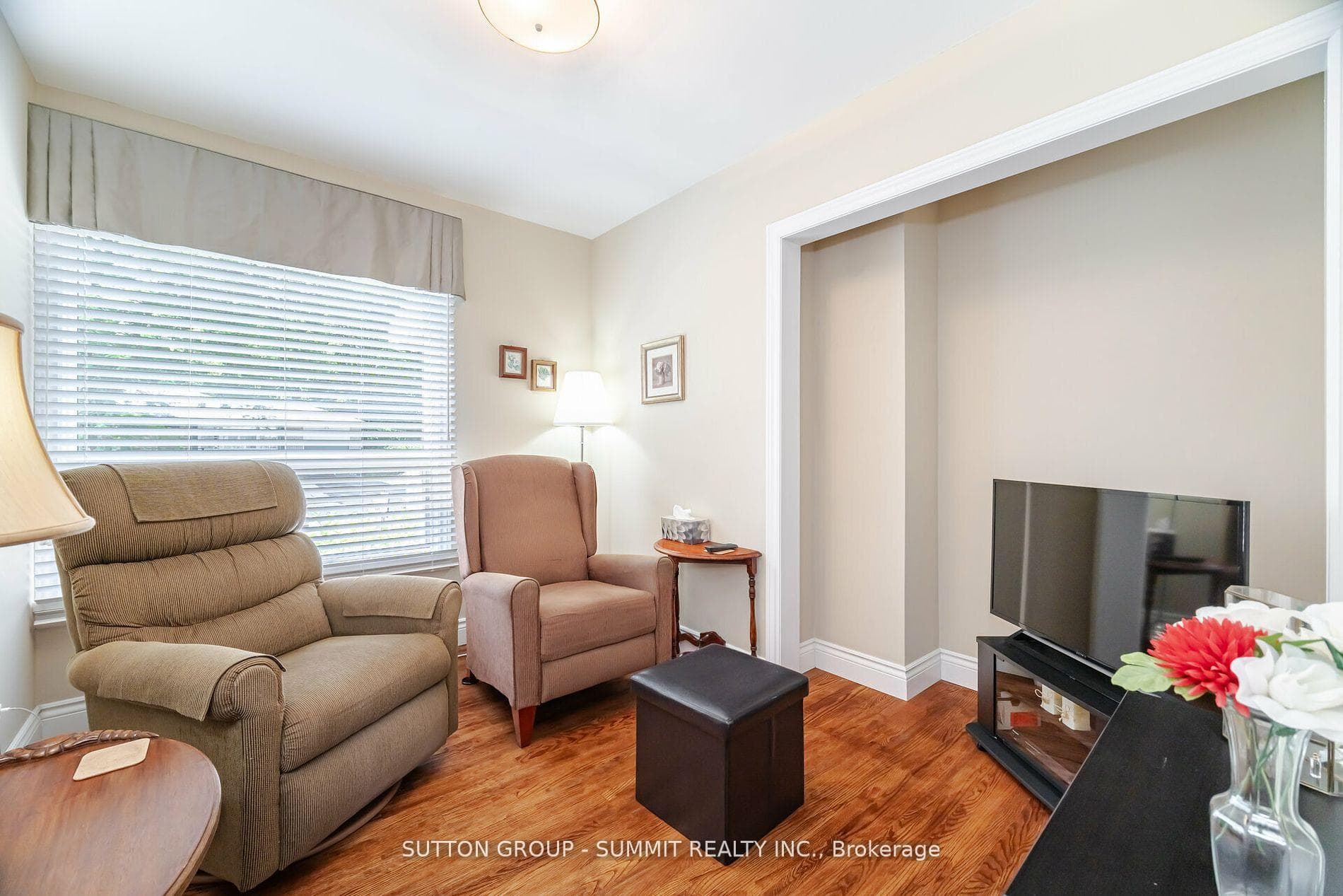 9 PIONEER Drive photo 18