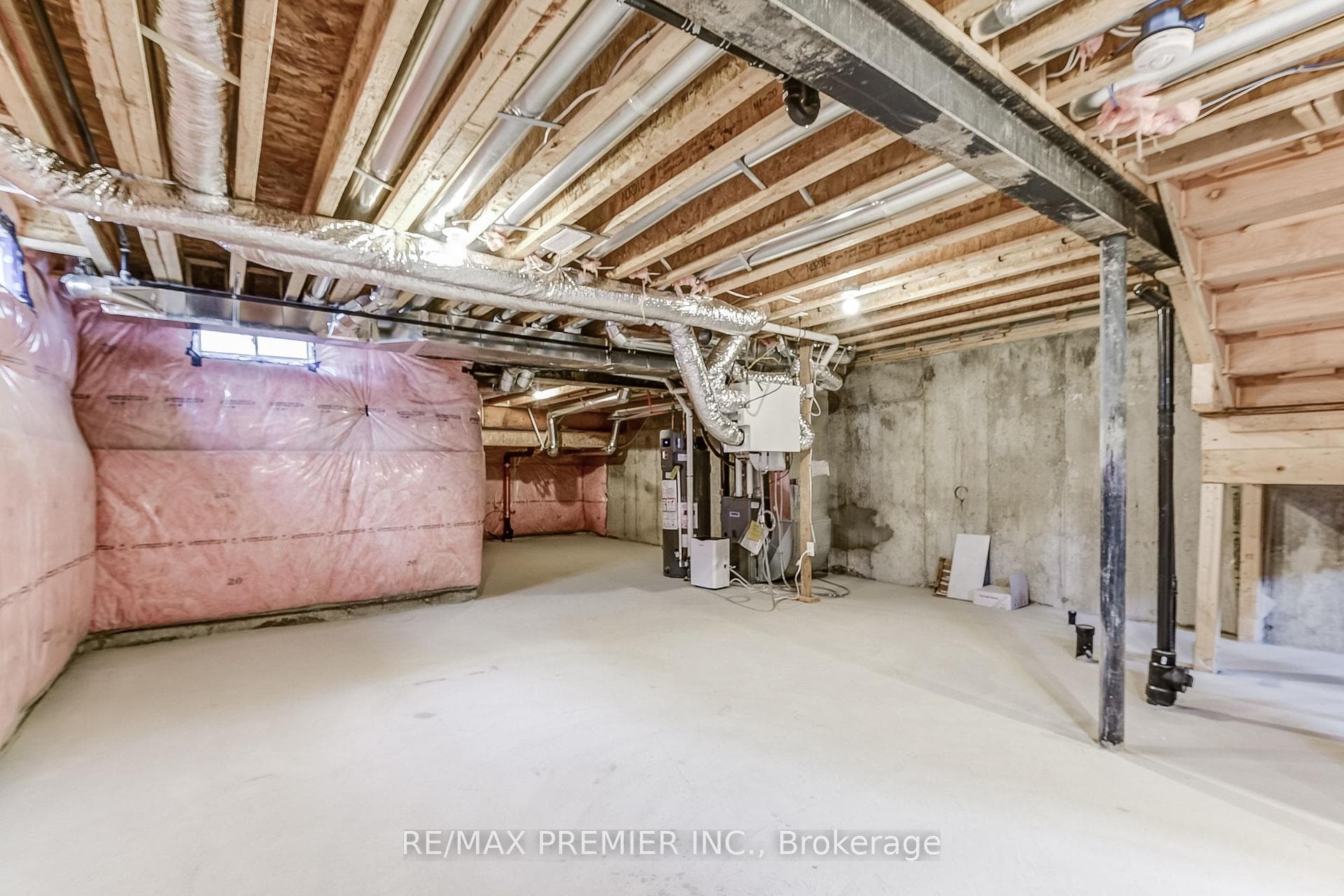 311 Coronation Road photo 33