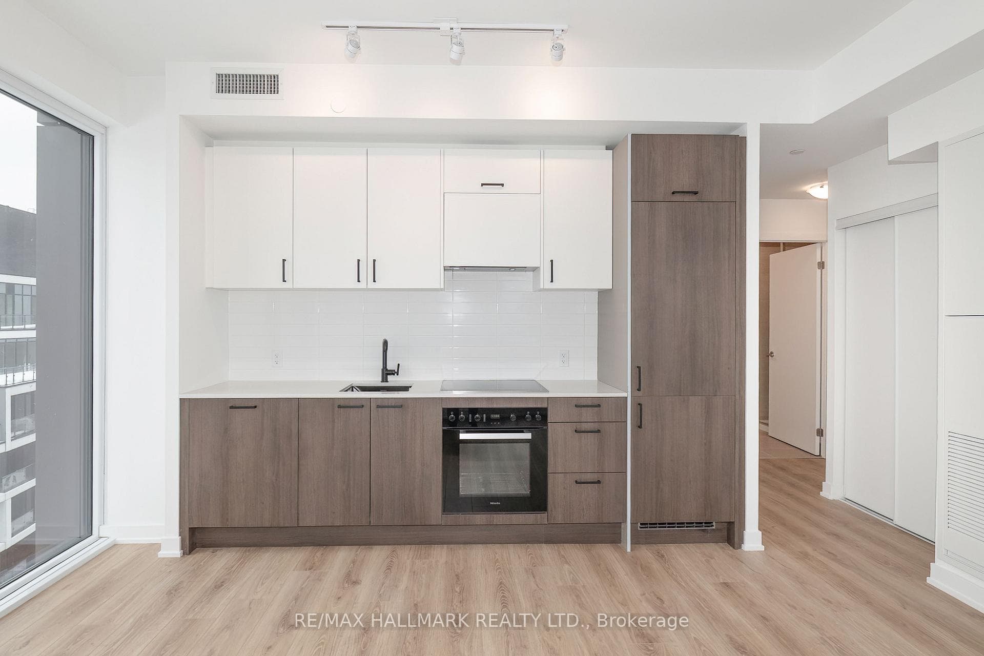 1 Quarrington Lane Unit 717 photo 11