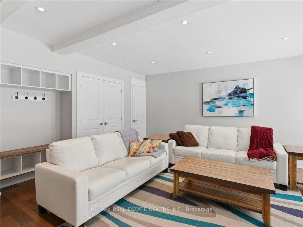 410 Oak Street photo 16