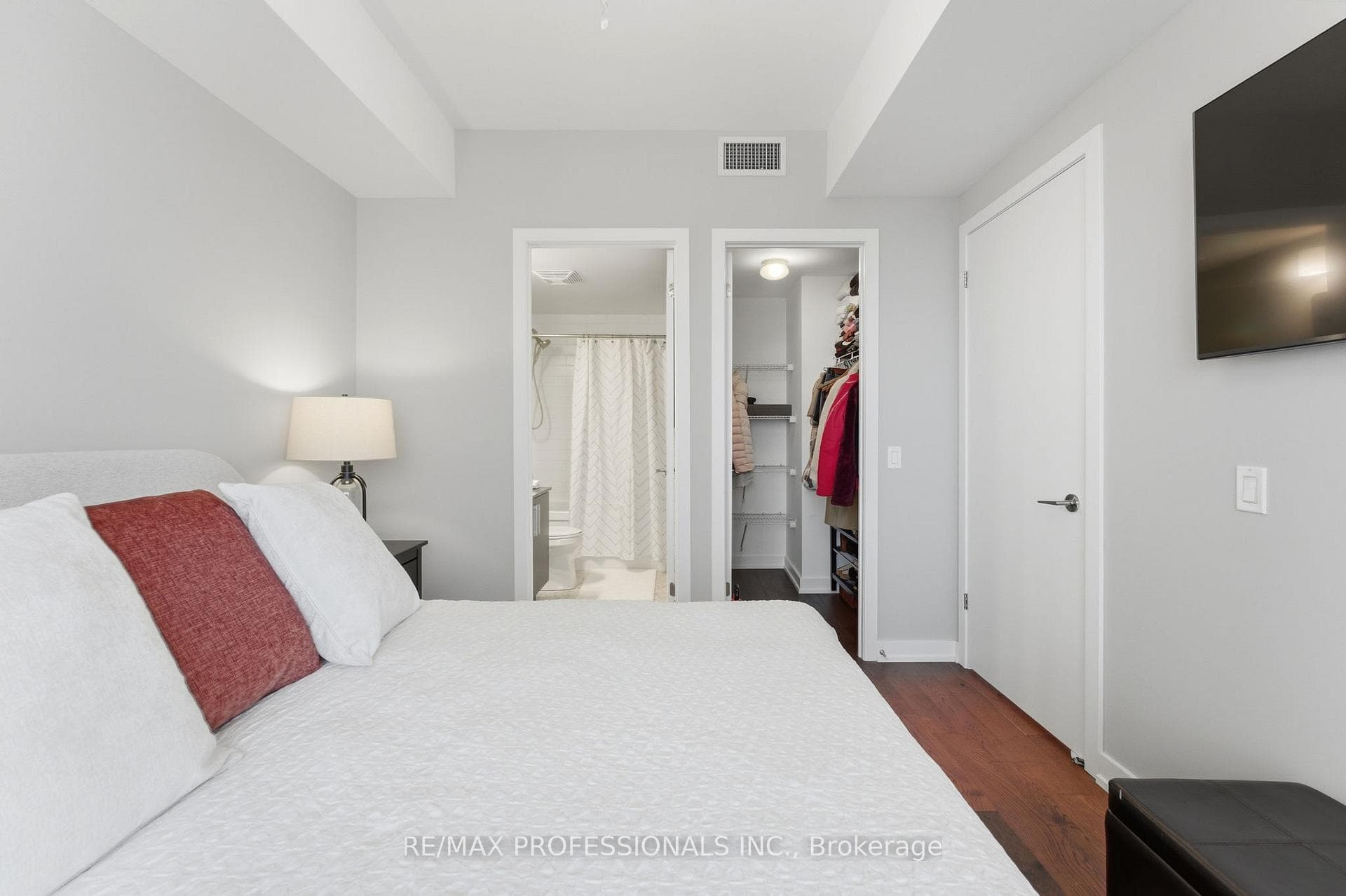 Primary Bedroom Features Ensuite & W/I Closet