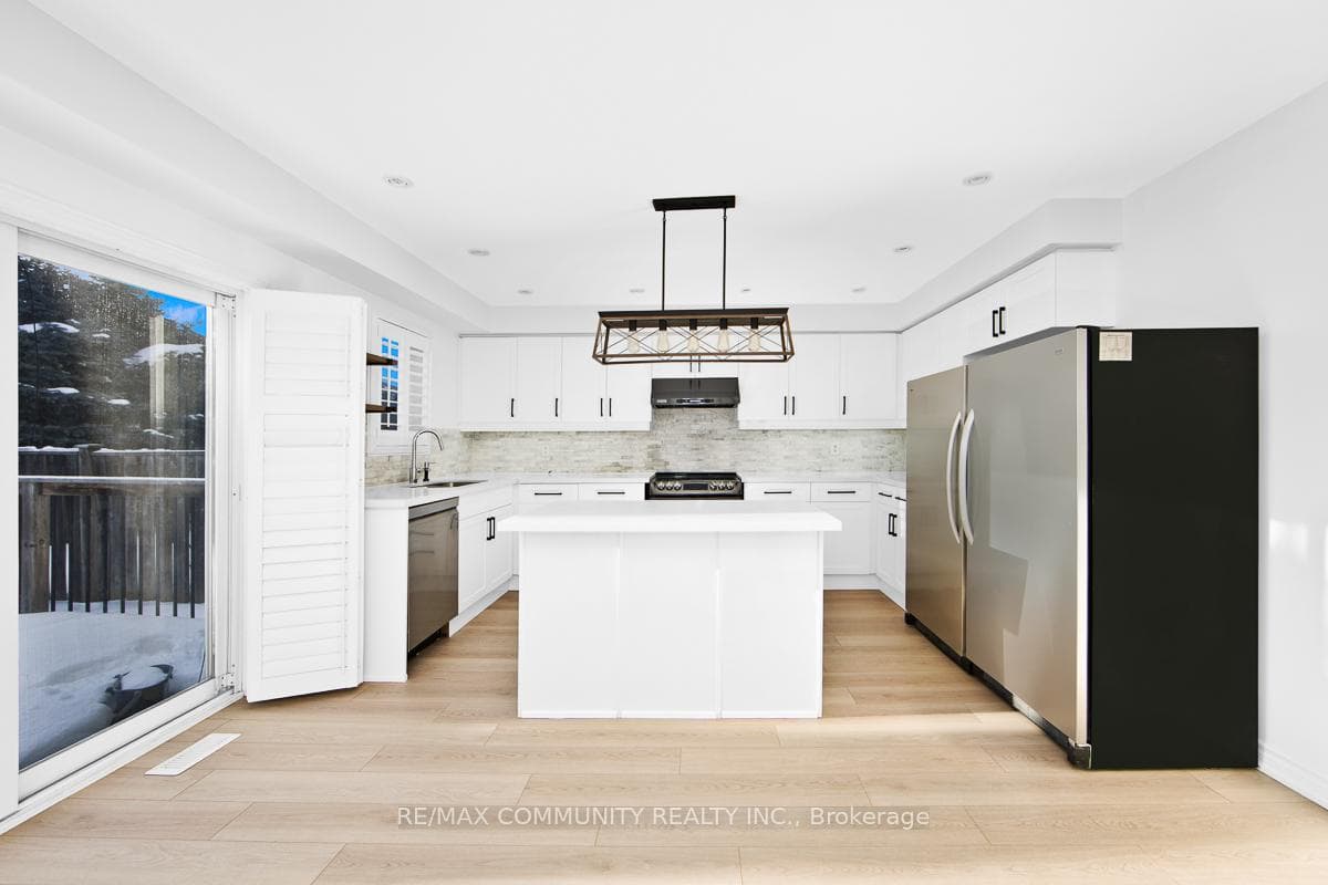 20 Mcnicol Crescent photo 5