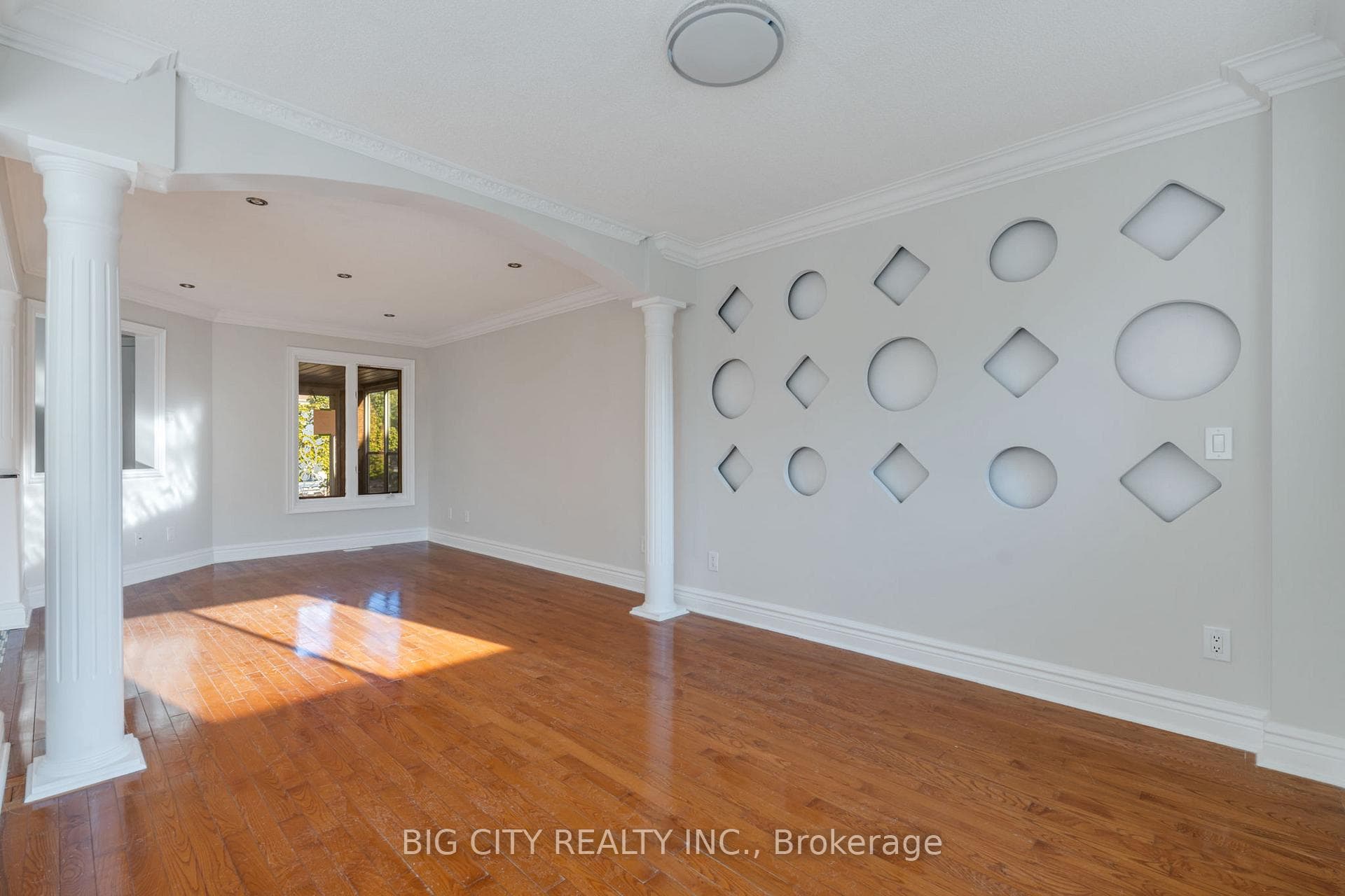 828 Cardington Street photo 14