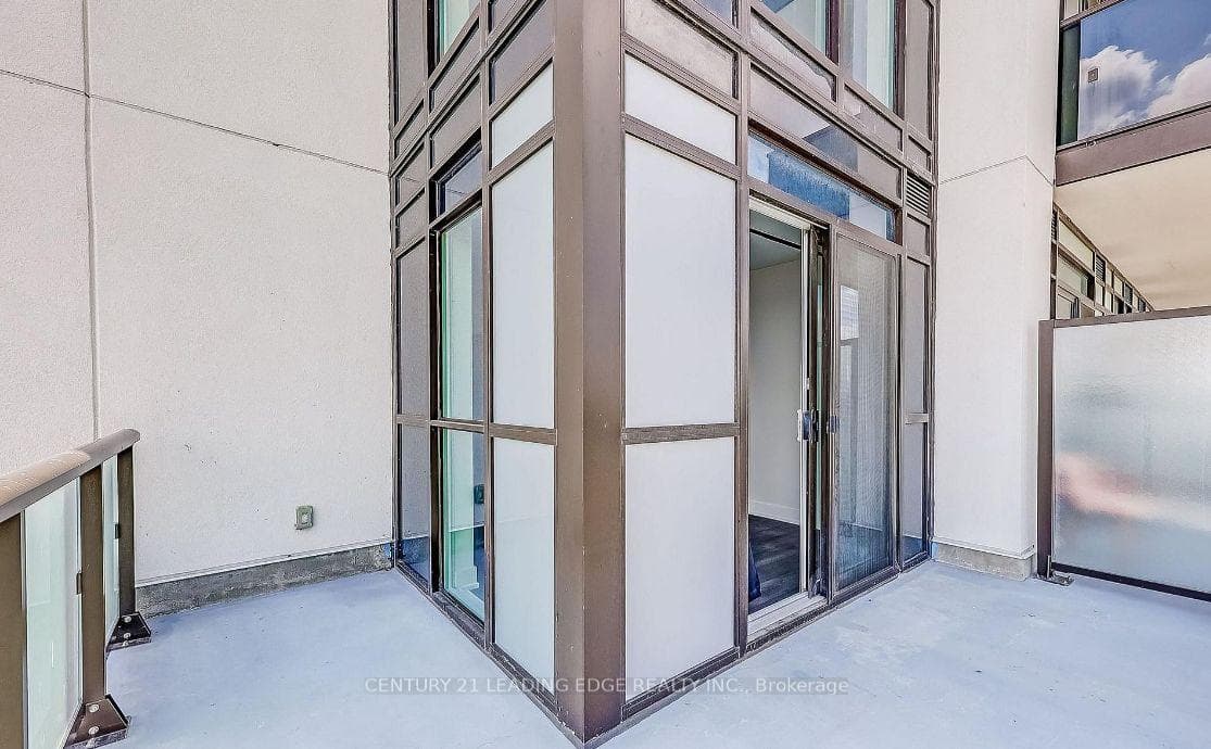 2550 Simcoe Street Unit 716 photo 19