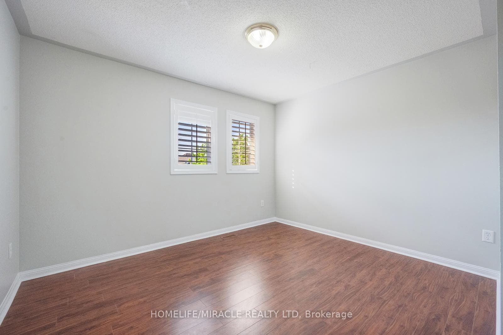 17 Latania Boulevard photo 33