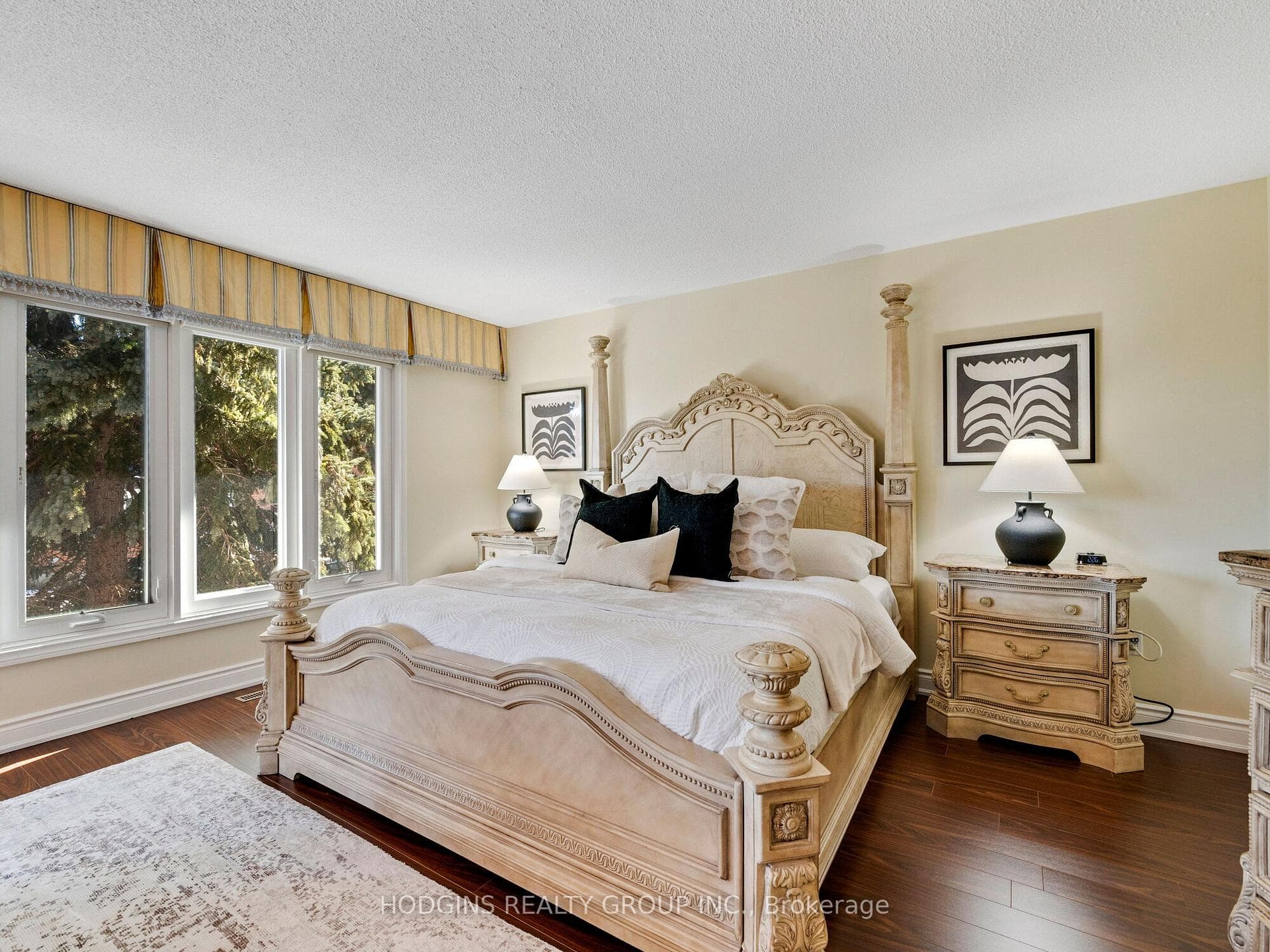 1550 Hollywell Avenue photo 24