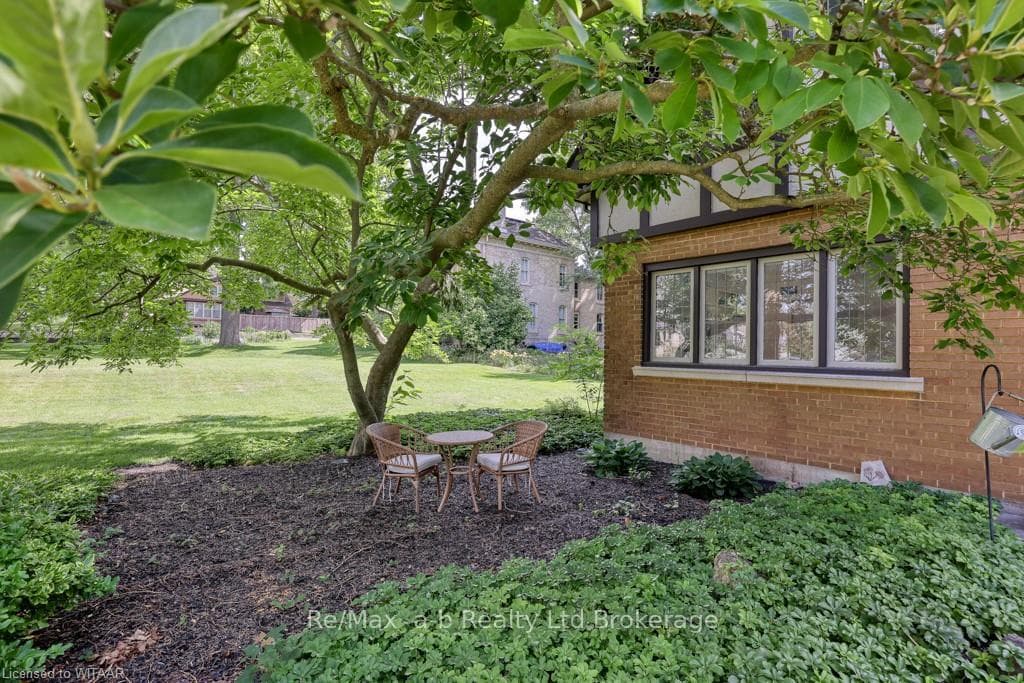 298 LIGHT Street photo 49