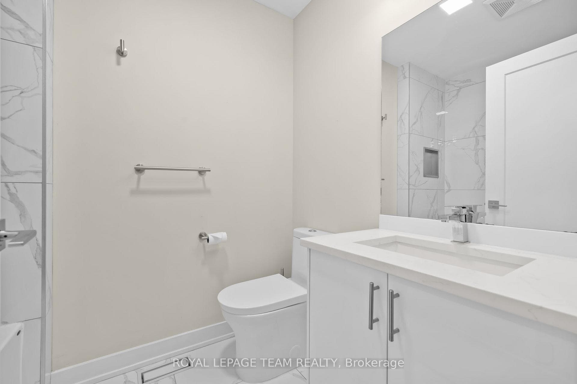 498 Wentworth Avenue photo 23