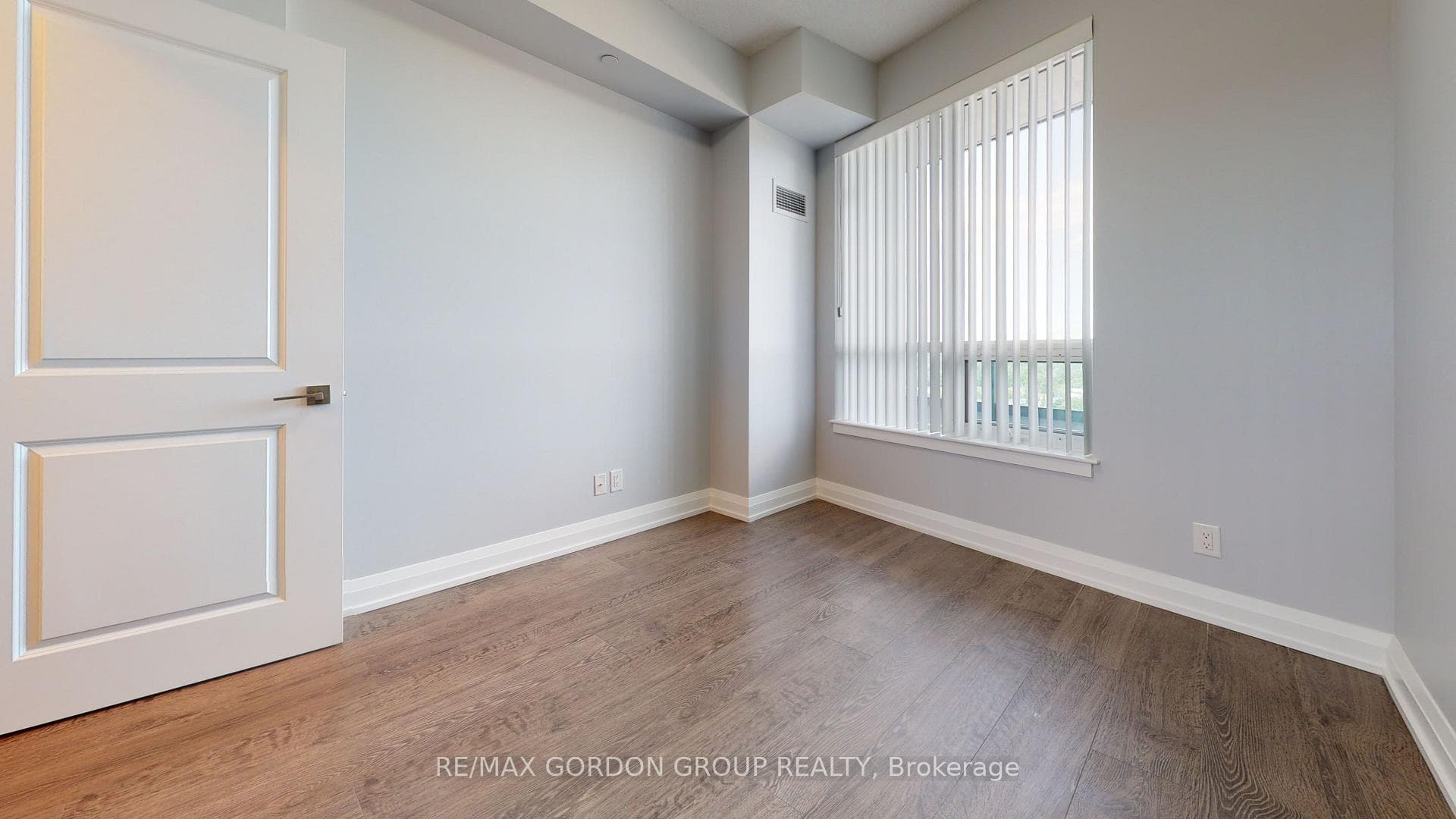 7171 Yonge Street Unit 1102 photo 16