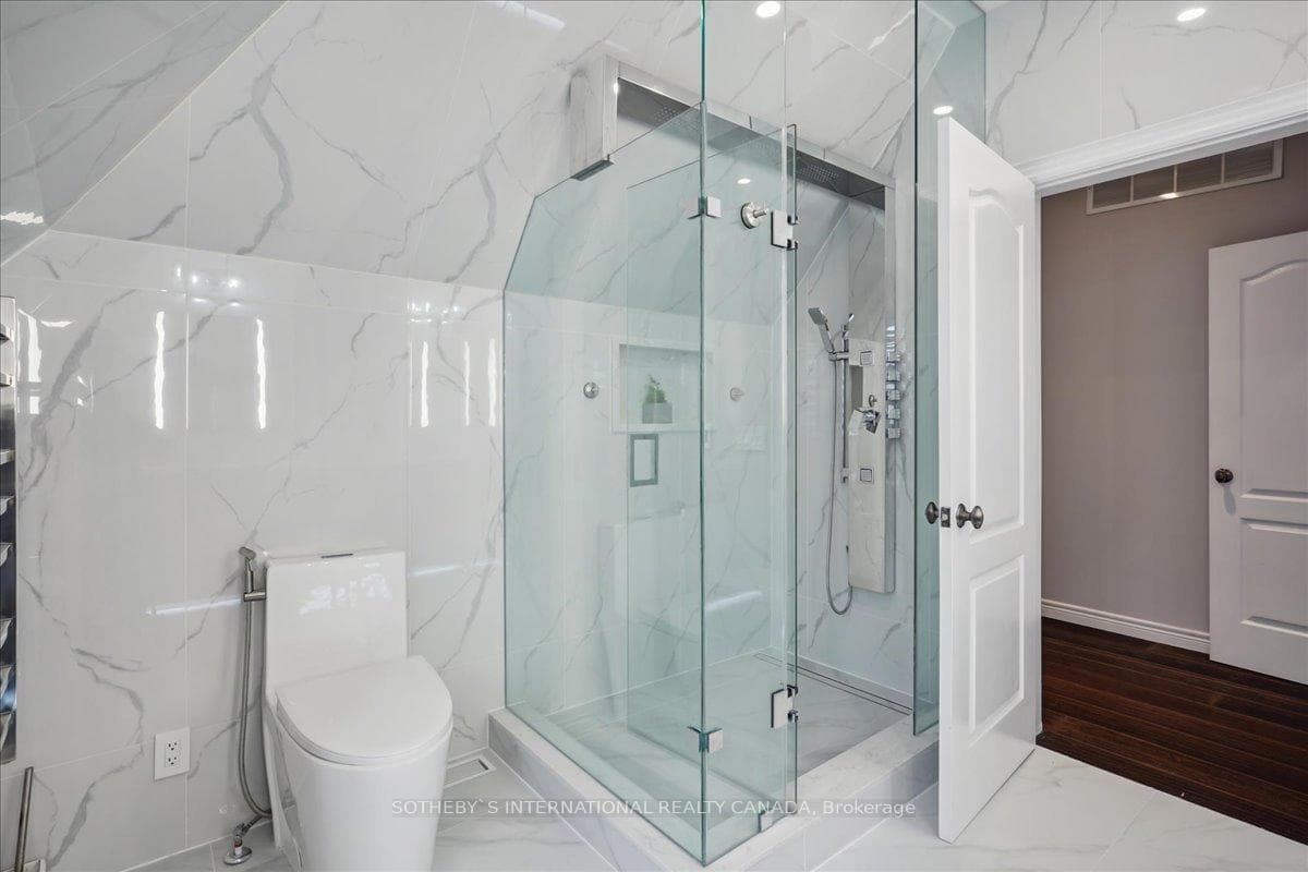 3399 Lakeshore Road photo 19