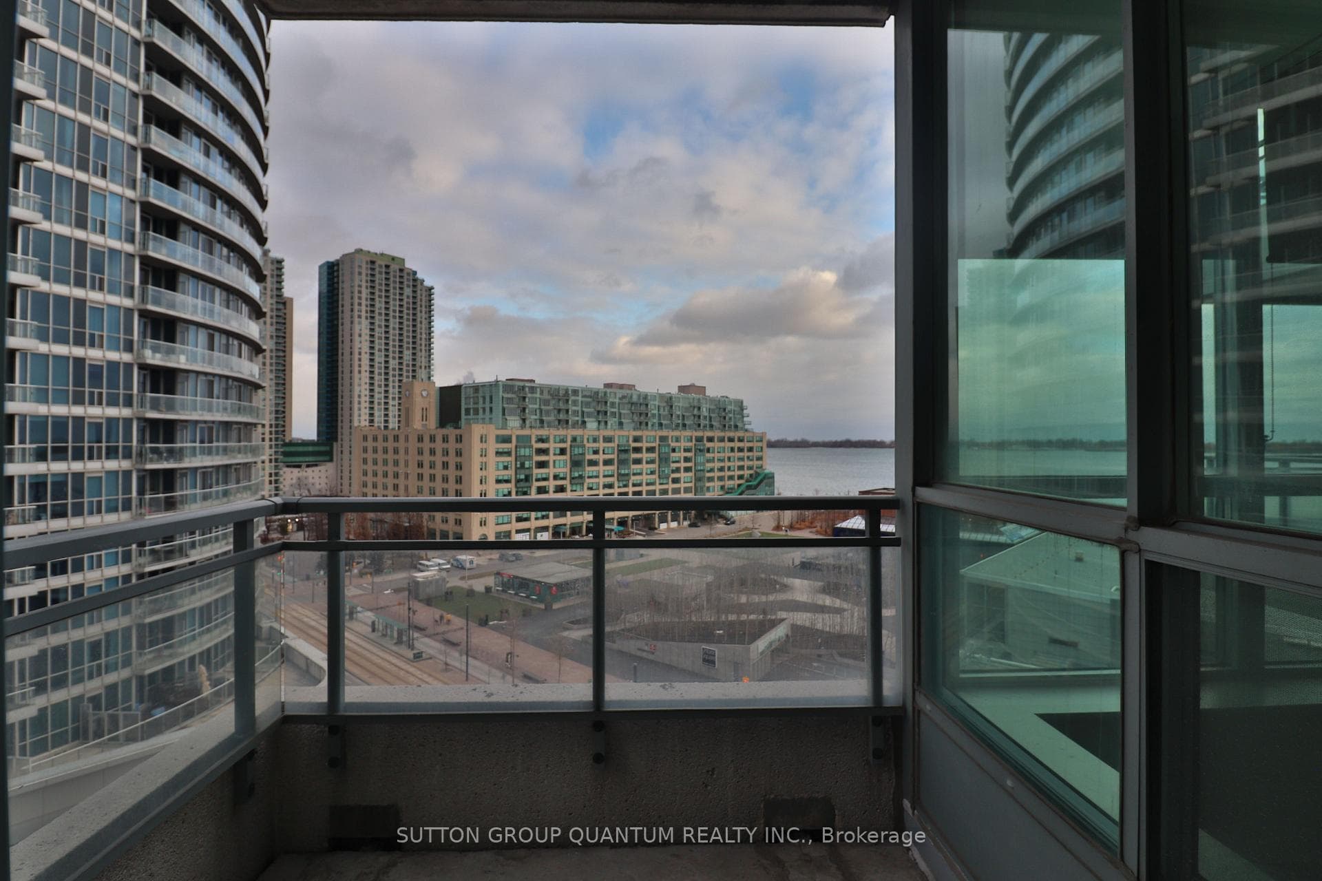 228 Queens Quay Unit 1105 photo 24