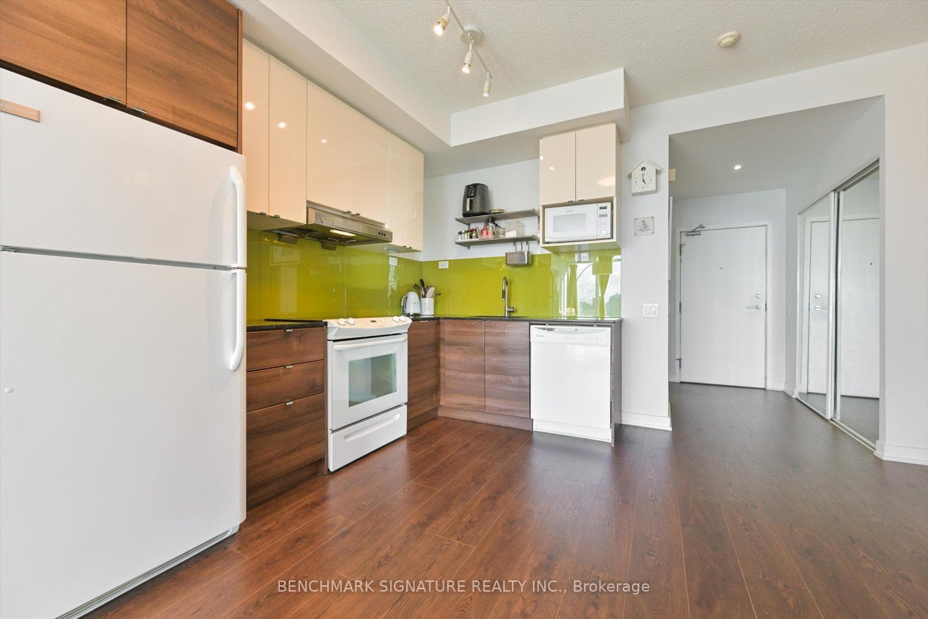 Open Concept Dining/Kitchen