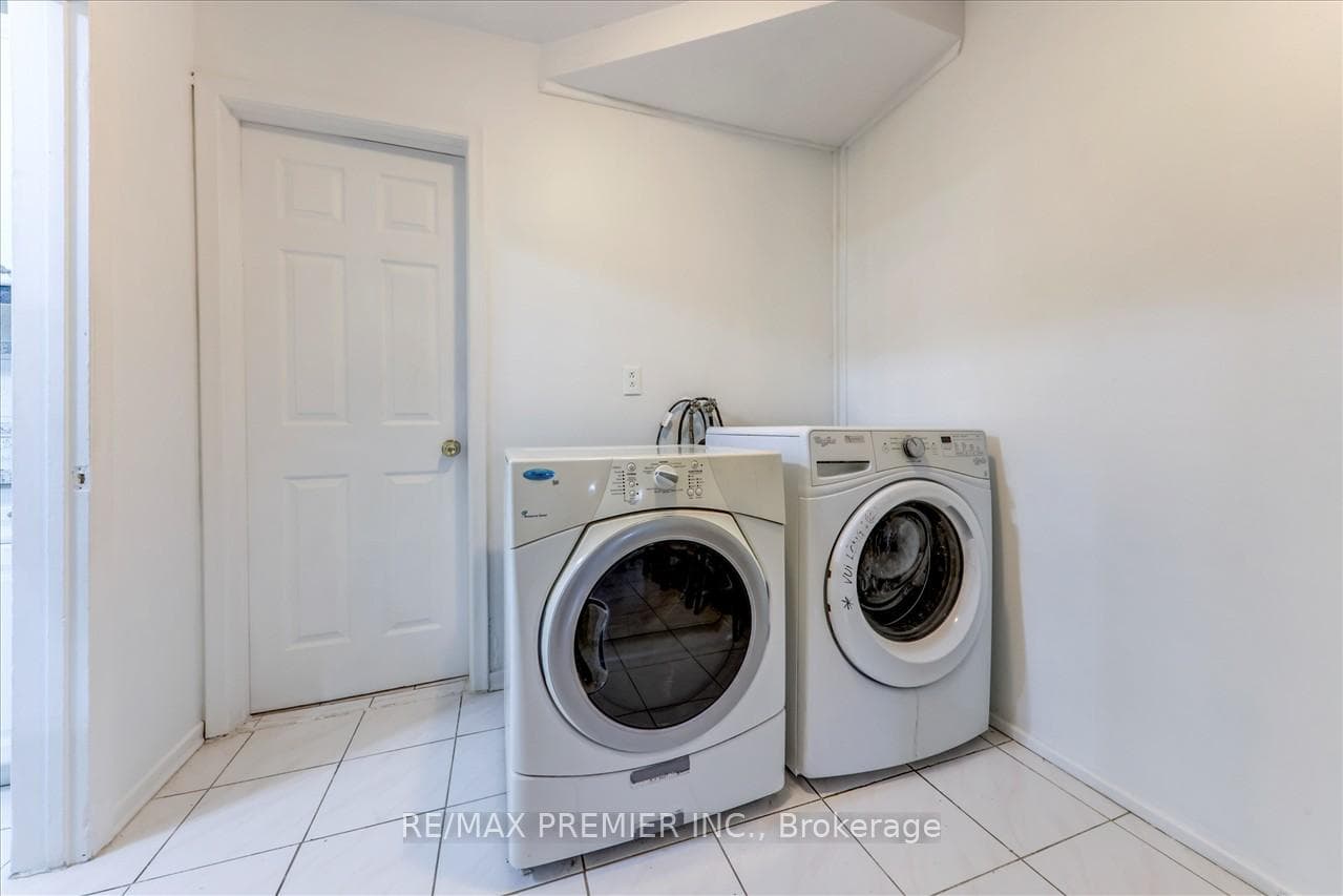 2901 Jane Street Unit 9 photo 10