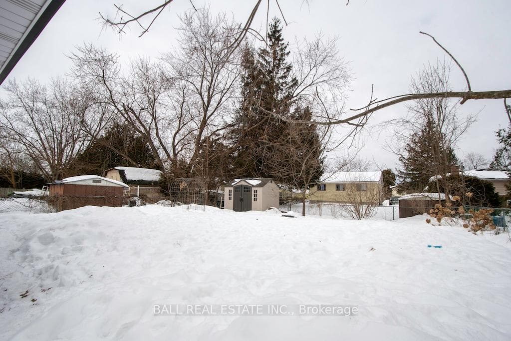 52 Coyle Crescent photo 41