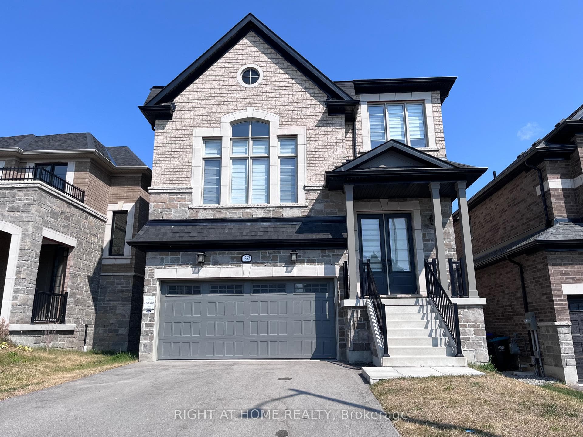 1362 Blackmore Street photo 1