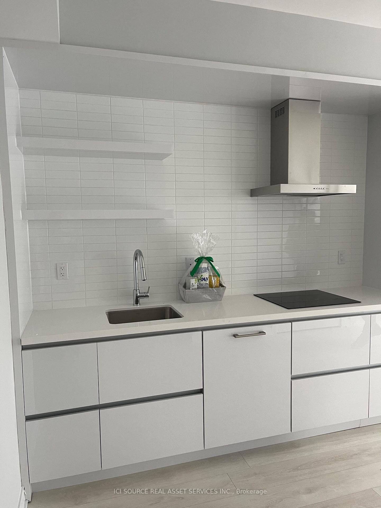 2221 Yonge Street Unit 4704 photo 4