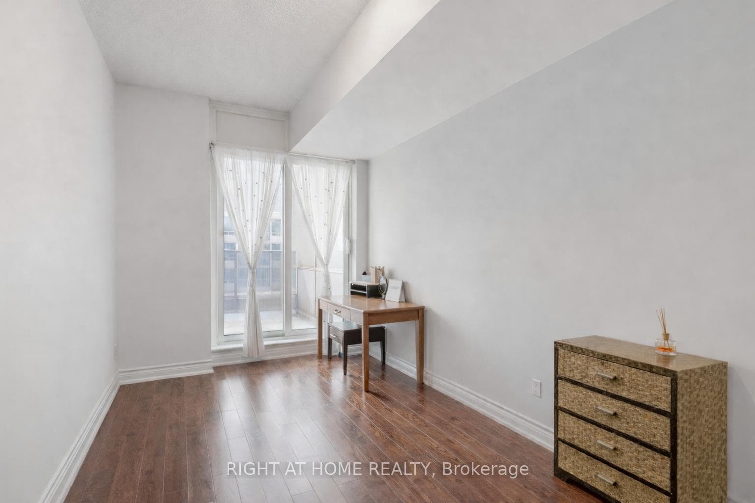 8 Rean Drive Unit 1909 photo 19