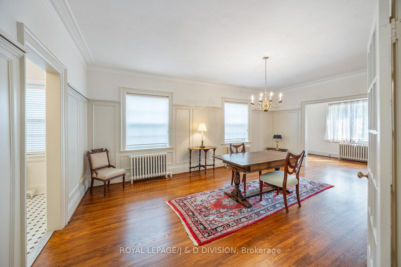 Very large dining room