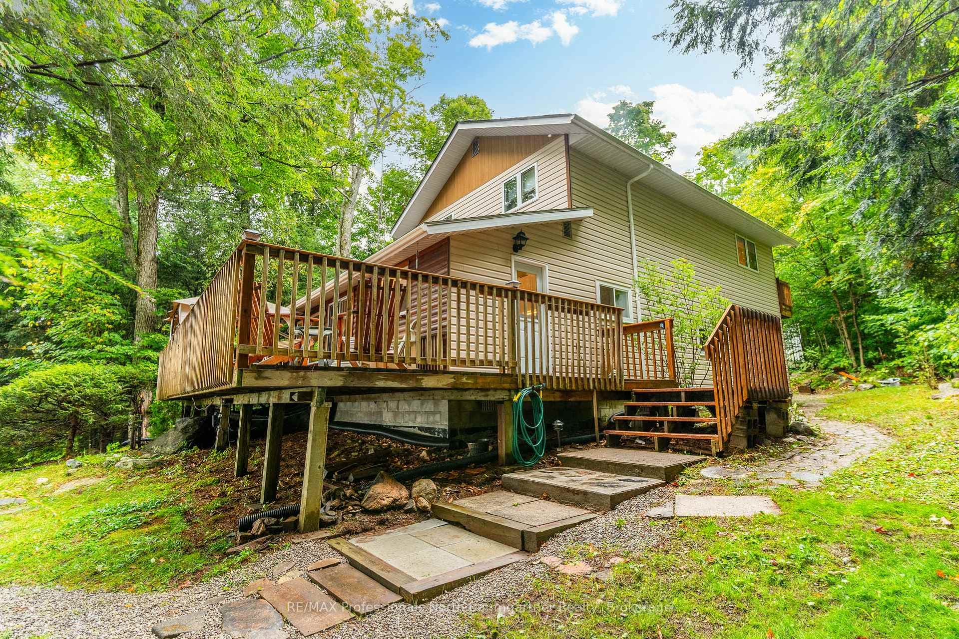 1043 Bullfrog Bay Drive photo 22