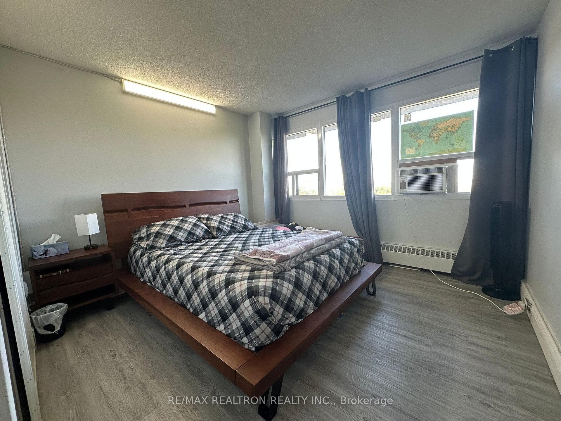 100 Leeward Glenway Unit 1401 photo 9