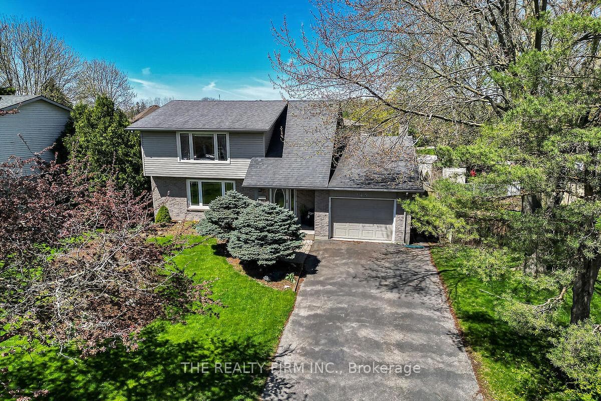 949 Farnham Place photo 3