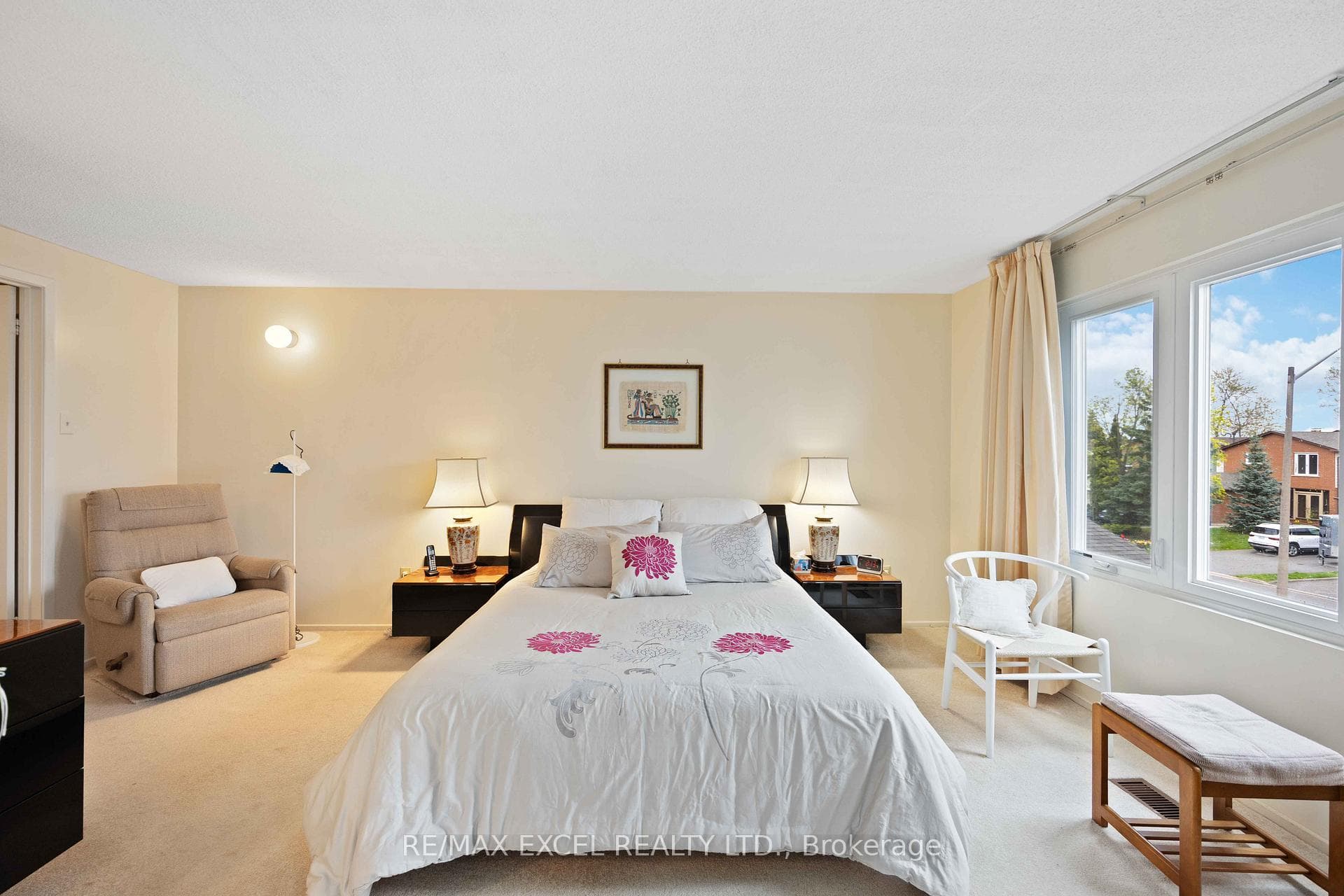8 Holm Crescent photo 18