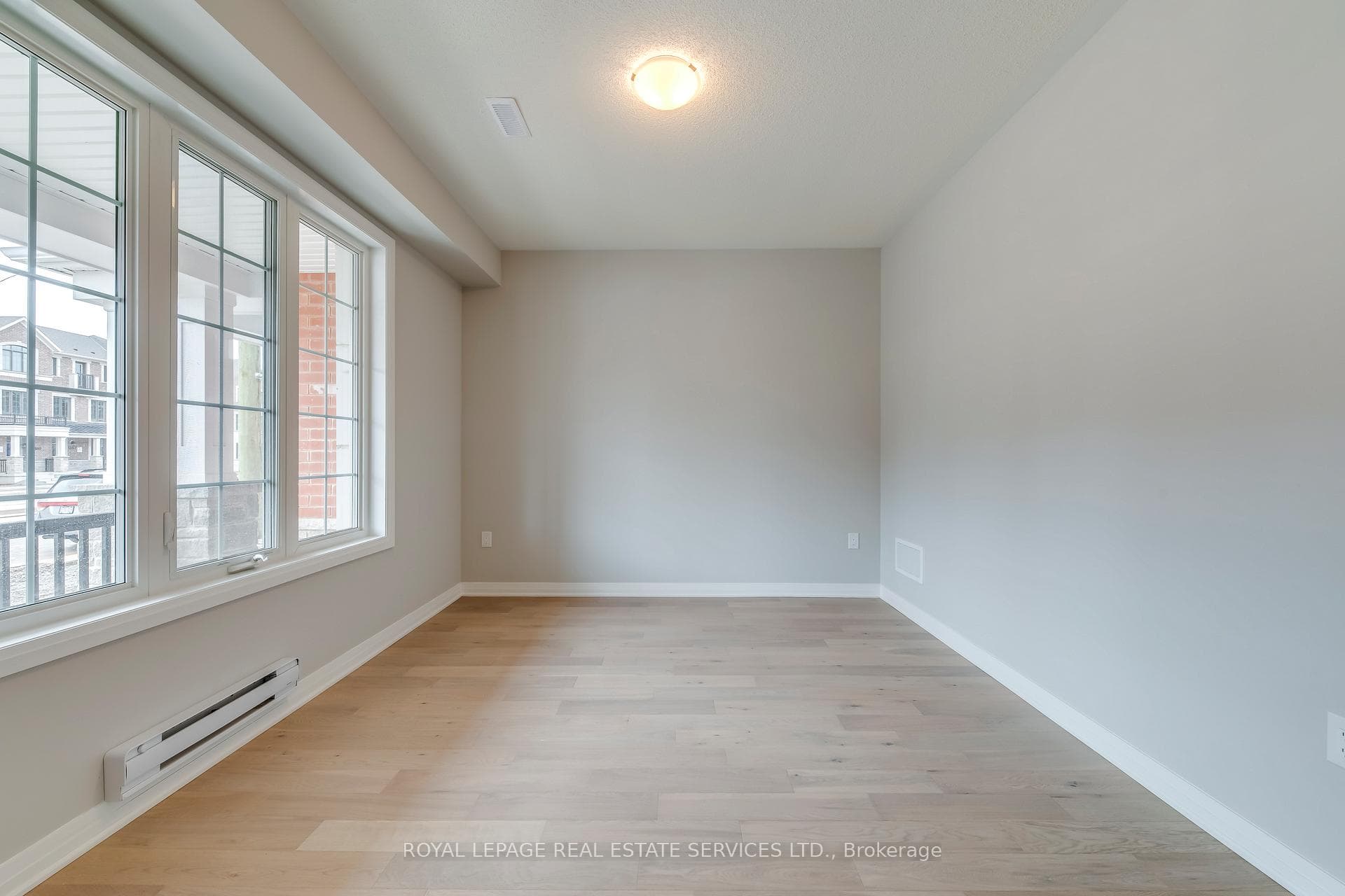1382 William Halton Parkway photo 5