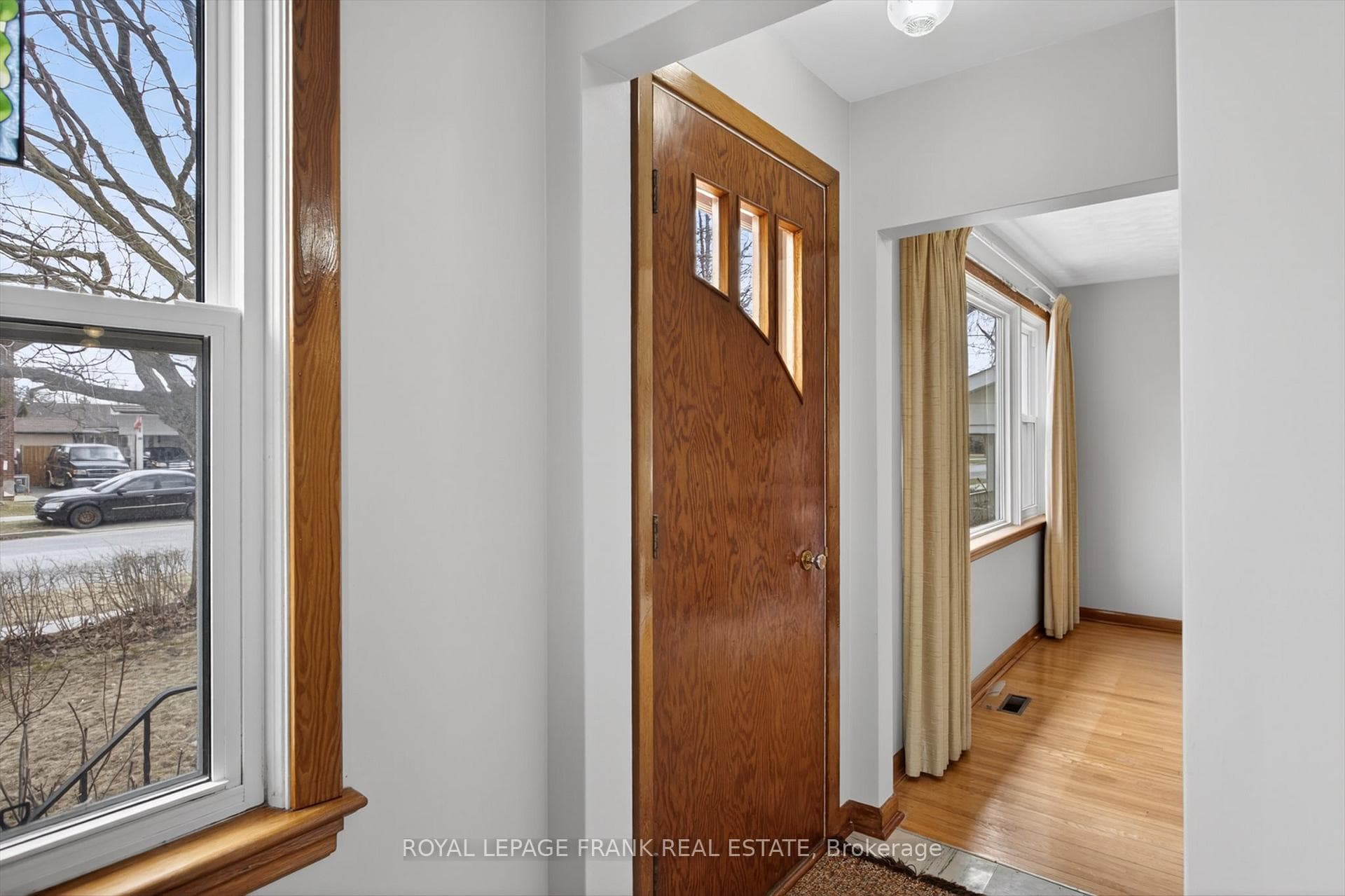 929 Western Avenue photo 4