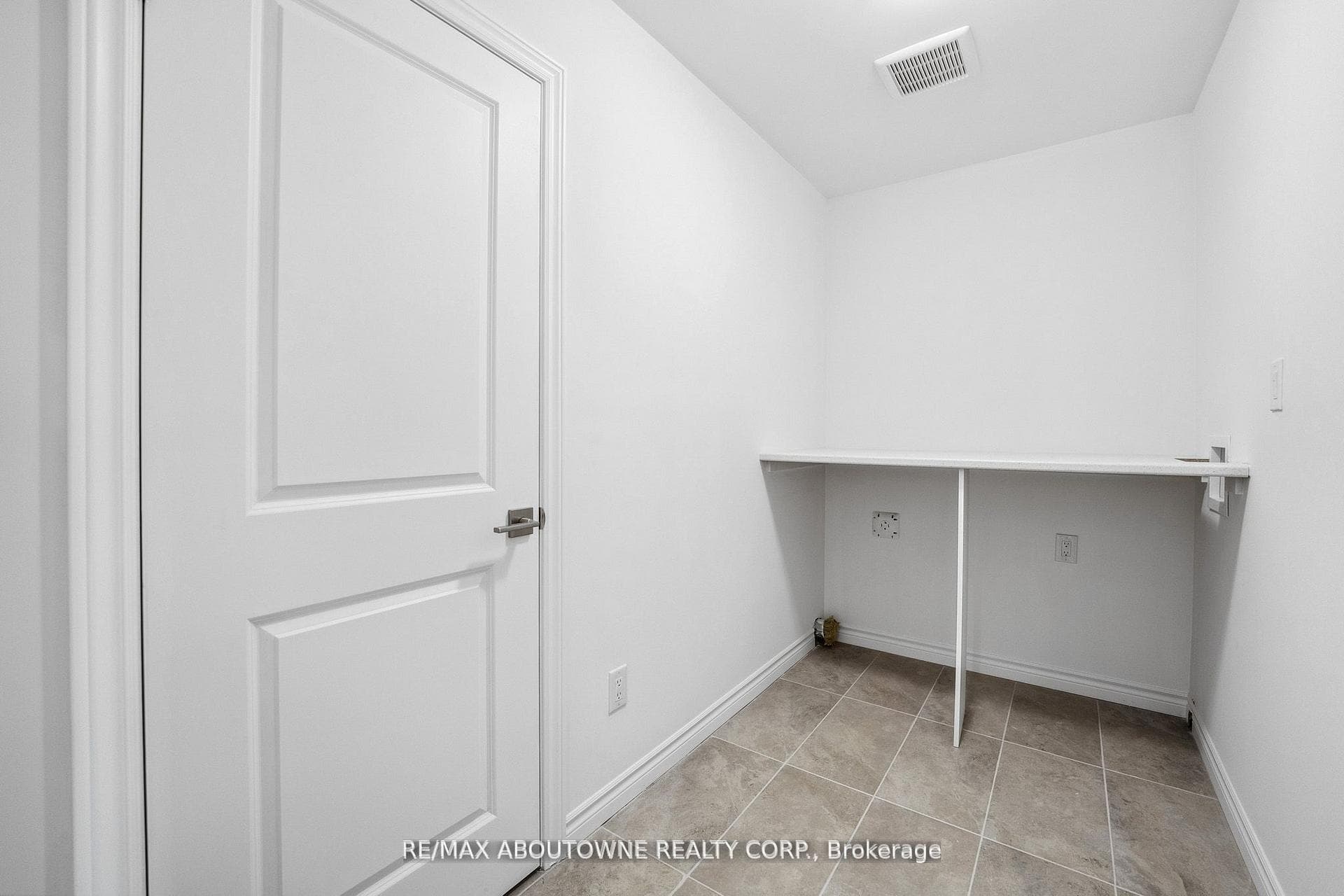 5683 Churchs Lane photo 31