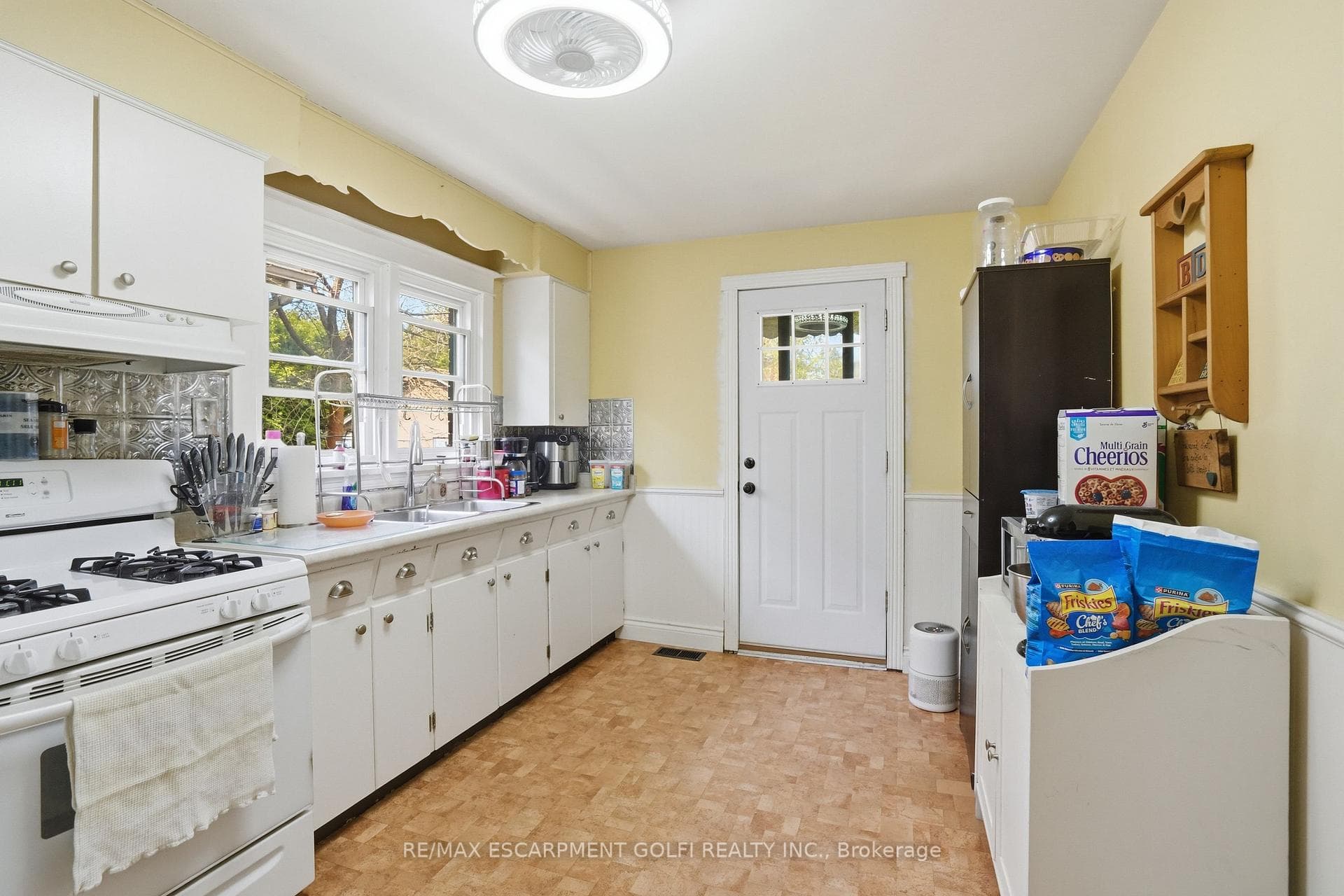 21 WEIR Street photo 15