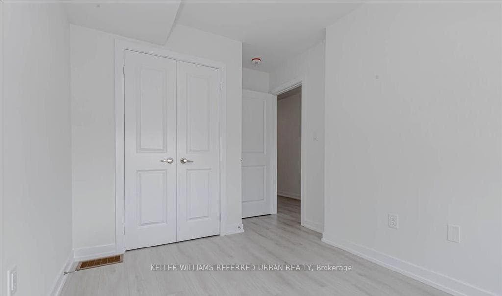 1579 Midland Avenue photo 8