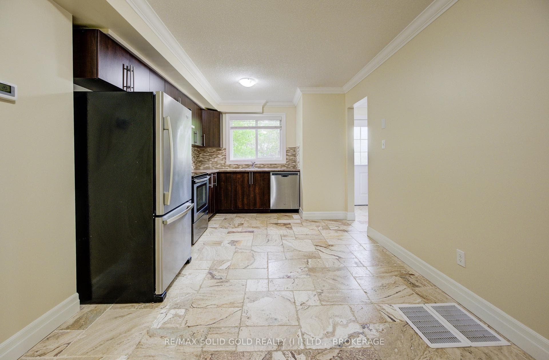 379 PIONEER Drive Unit 1 photo 11