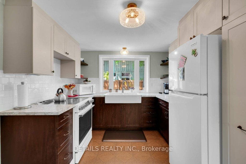 205 Lewis Street photo 16